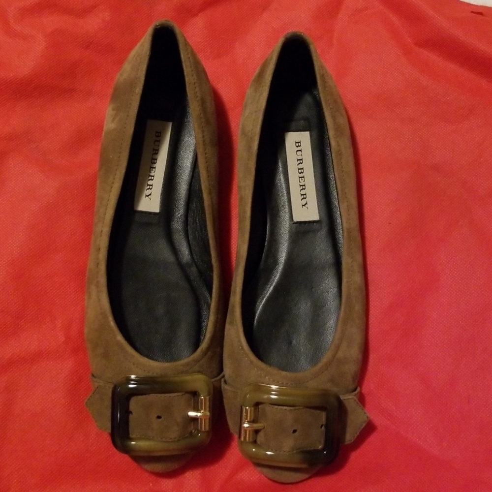 *Price drop*Burberry Leygreen Buckle Ballet Flat